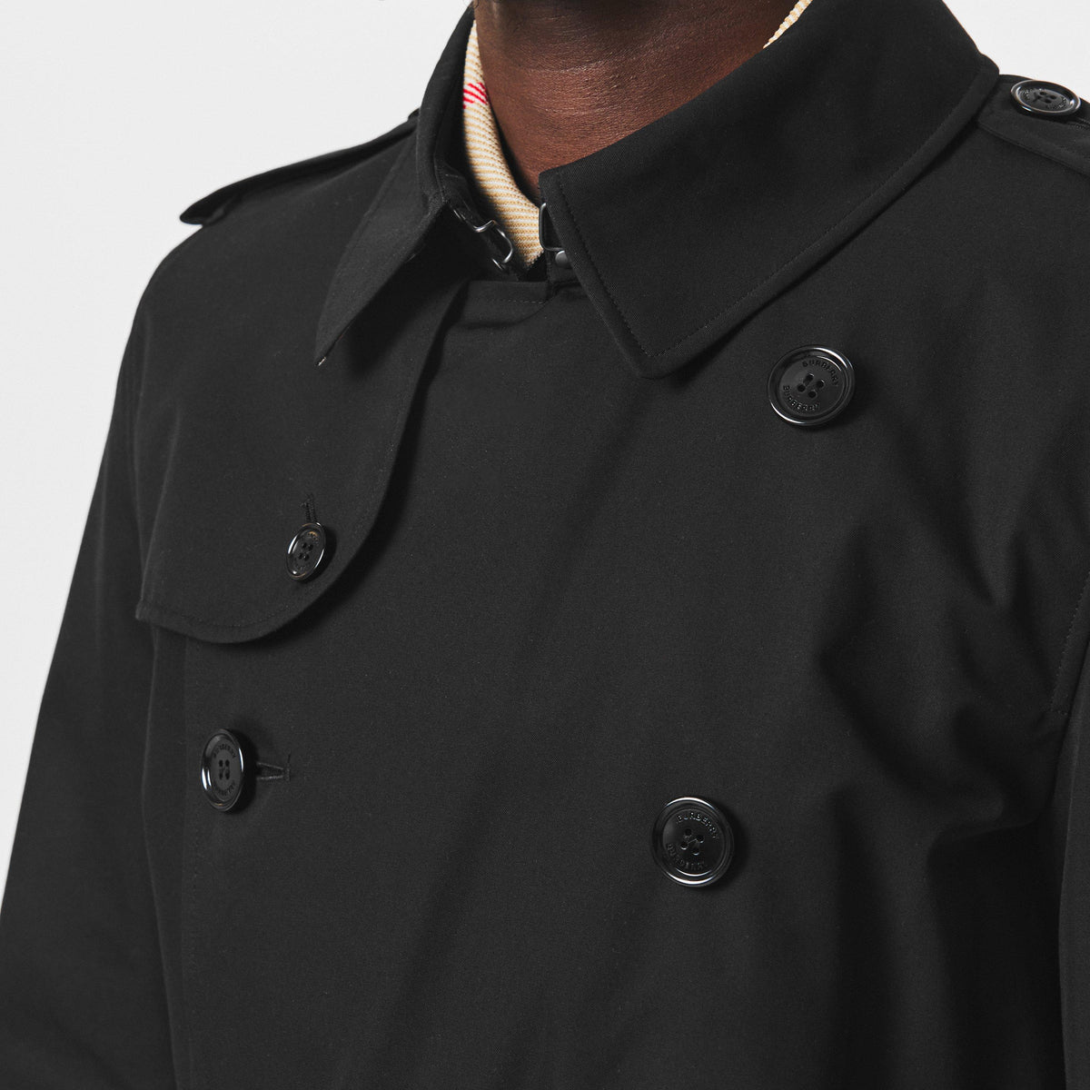 Black A1189 - Burberry - Men's Kensington Cotton Water Resistant Long Sleeve Trench Coat - 4