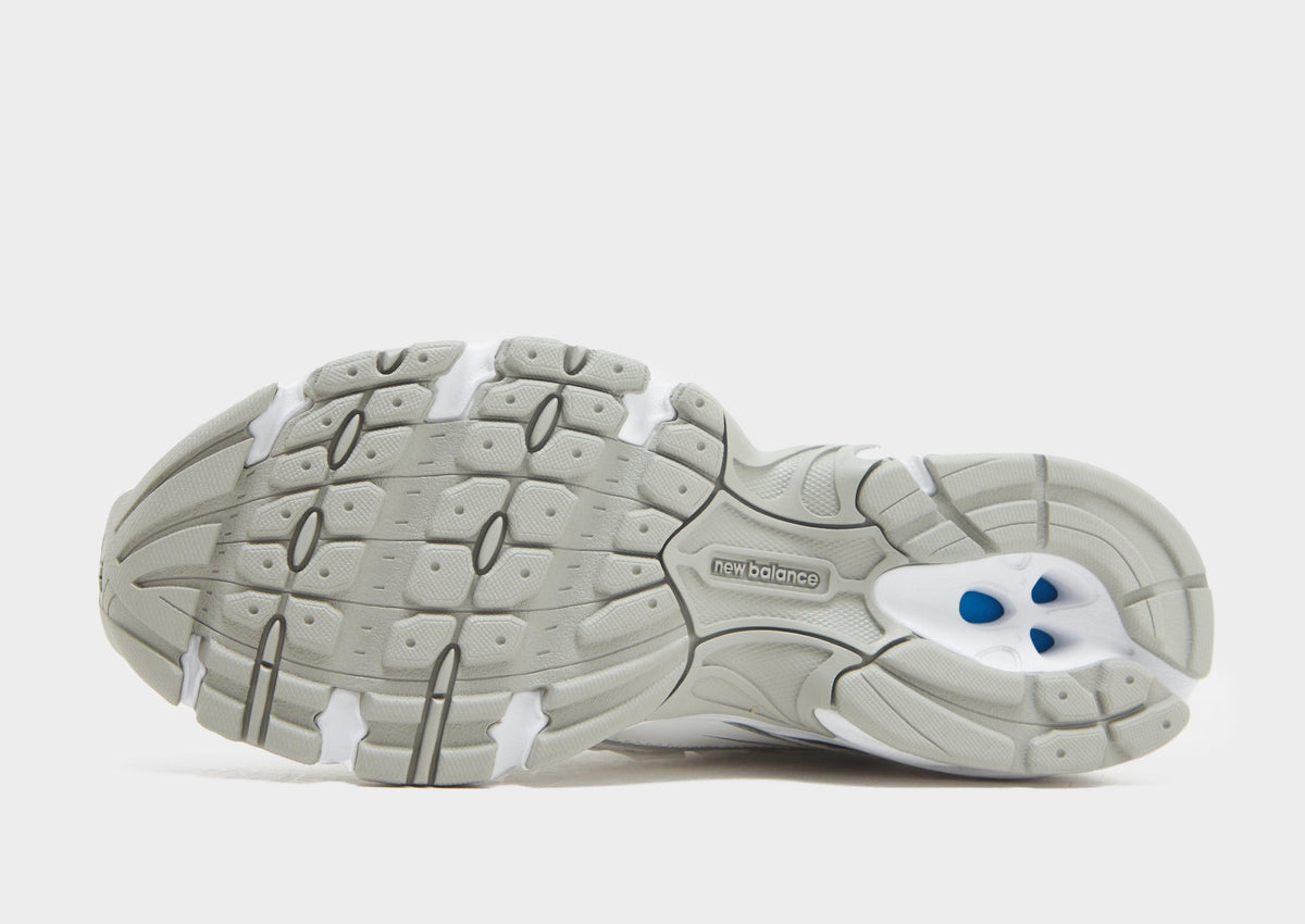 New Balance 740 Women's